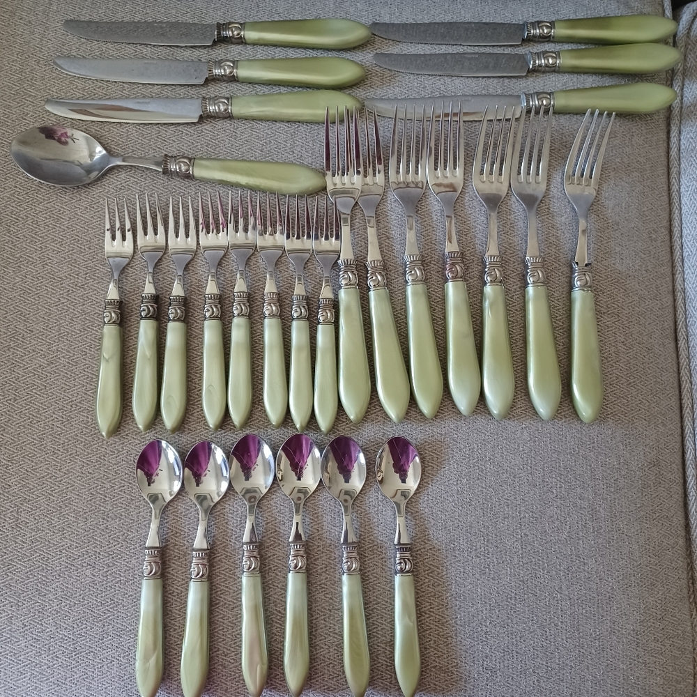 MCM 28 Piece Set Of Vintagemurval, 18/8 Stainless Steel Flatware